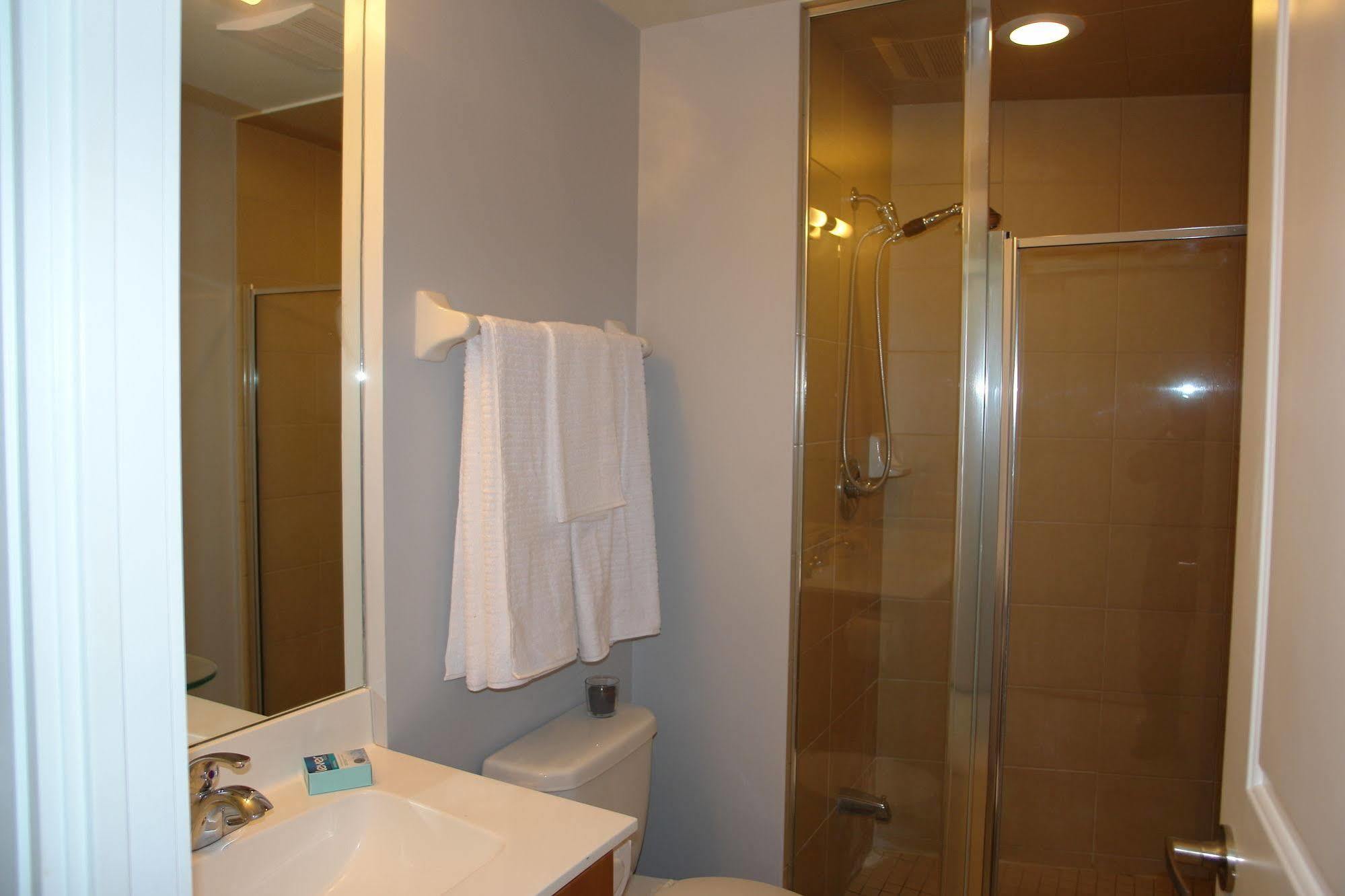 Goodwood Suites Mississauga Buitenkant foto