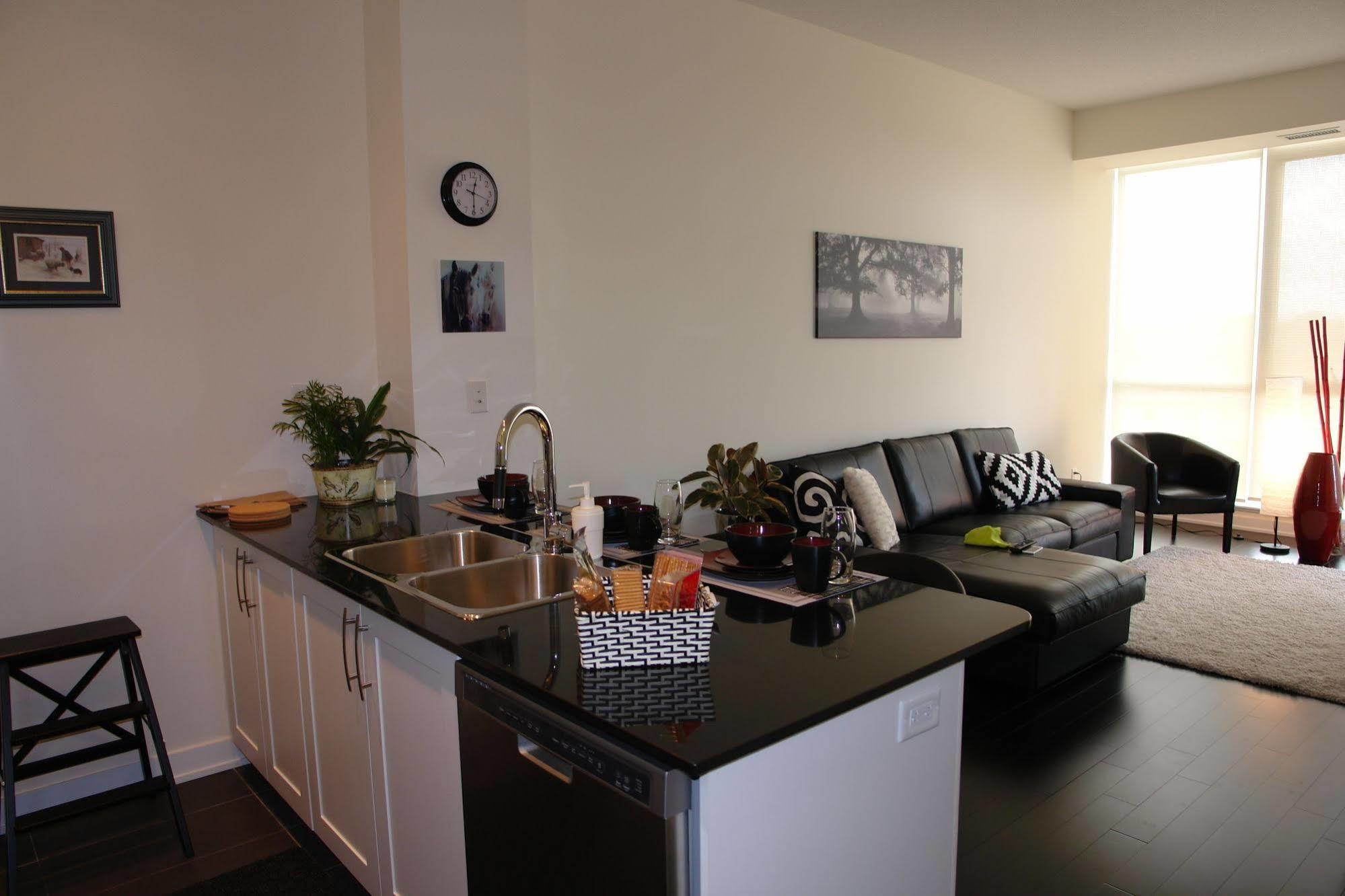 Goodwood Suites Mississauga Buitenkant foto