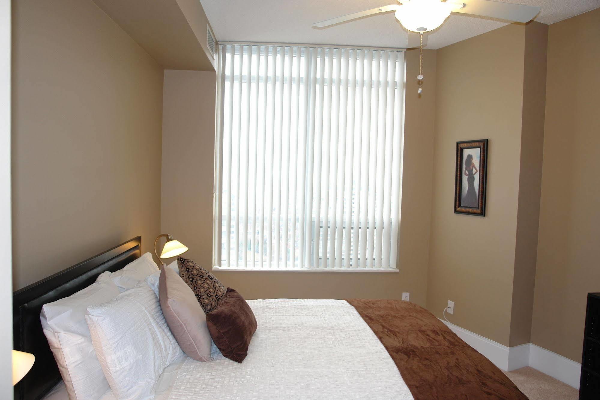 Goodwood Suites Mississauga Buitenkant foto